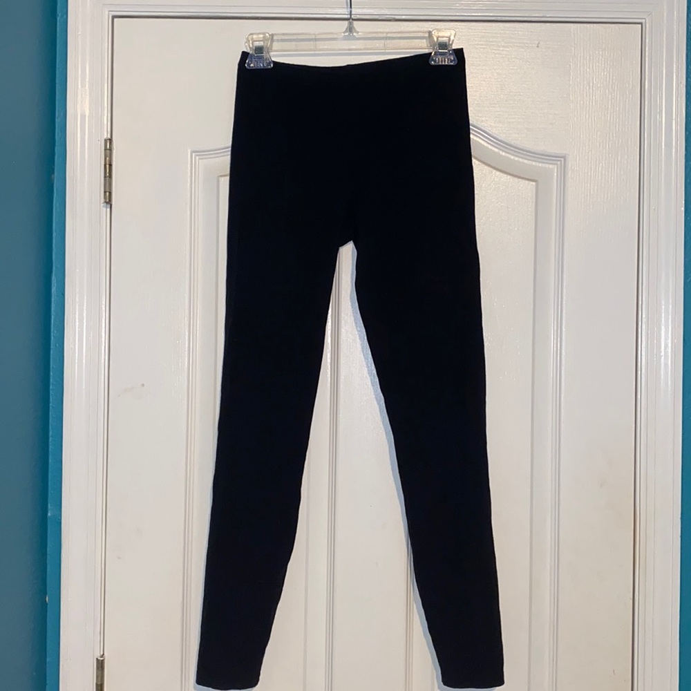 Black leggings/ yoga pants